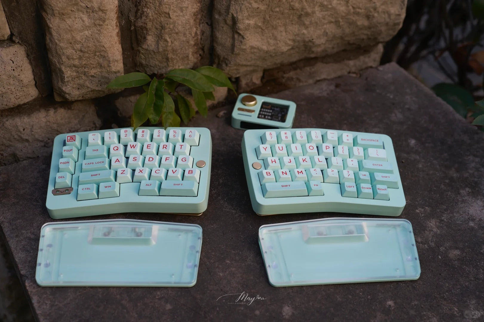 Qwertykeys QK Alice Duo - Split Ergonomic Mechanical Keyboard green