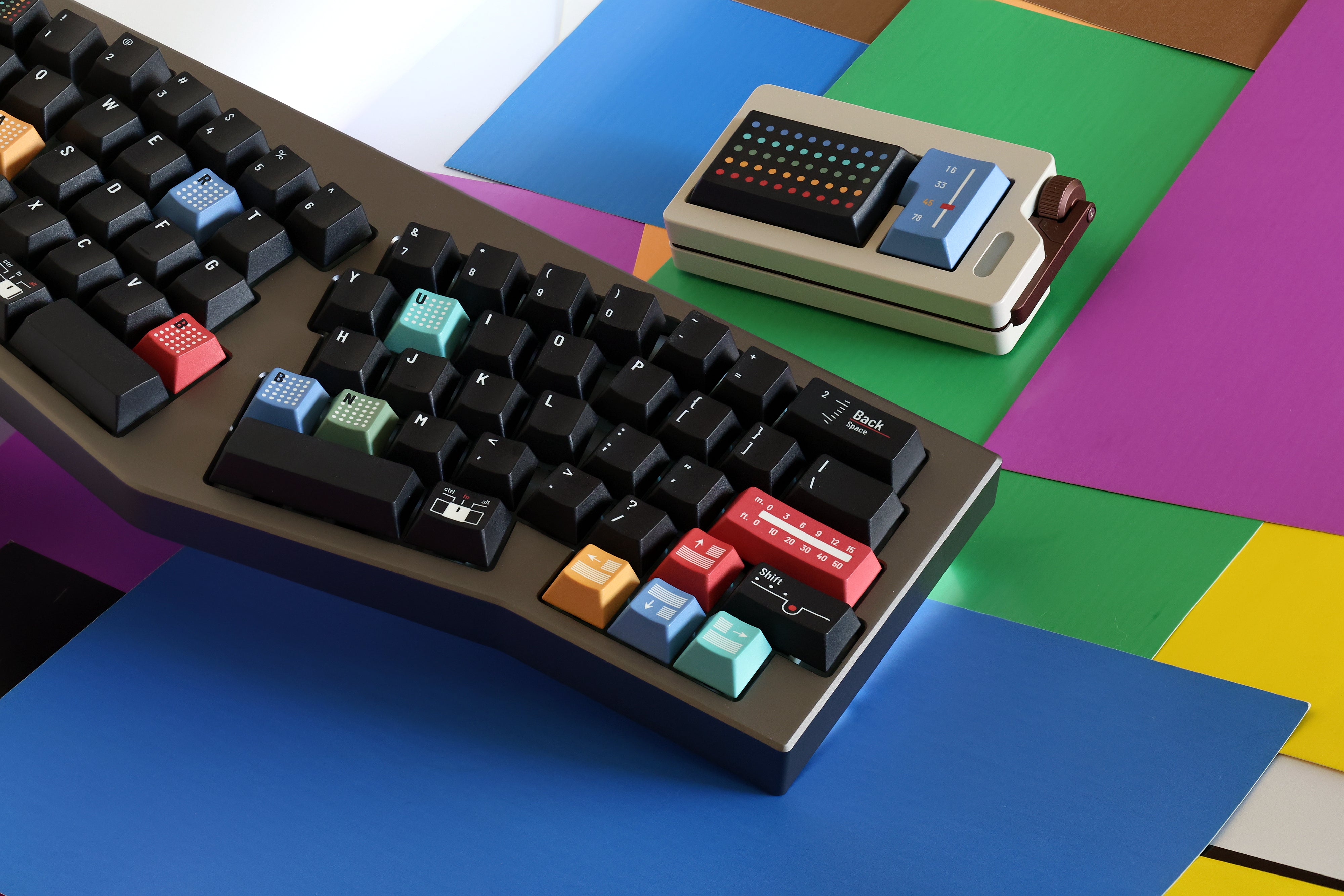 Tutkeys AG1921 DARK Braun Keycap Set