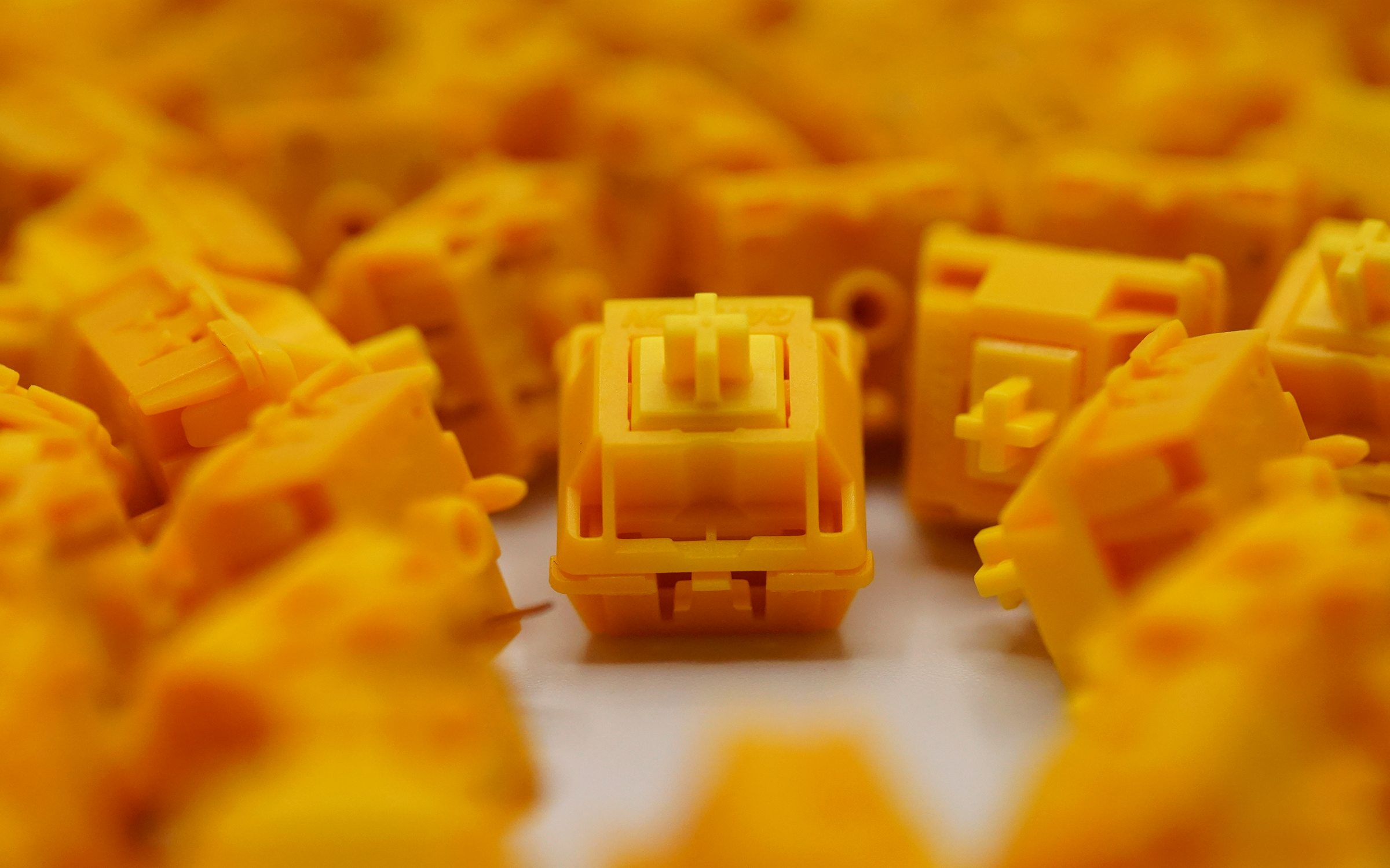 Gateron Cap V2 Golden Yellow Linear Switches