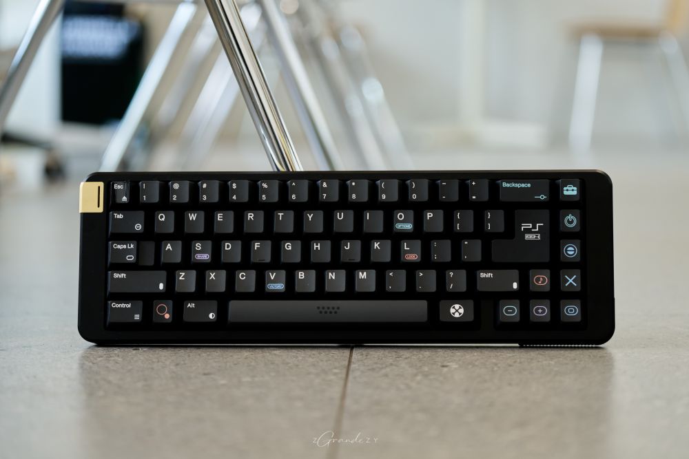 80Retros PS1994 Keycaps Black and Silver – Cherry Profile All in One Set