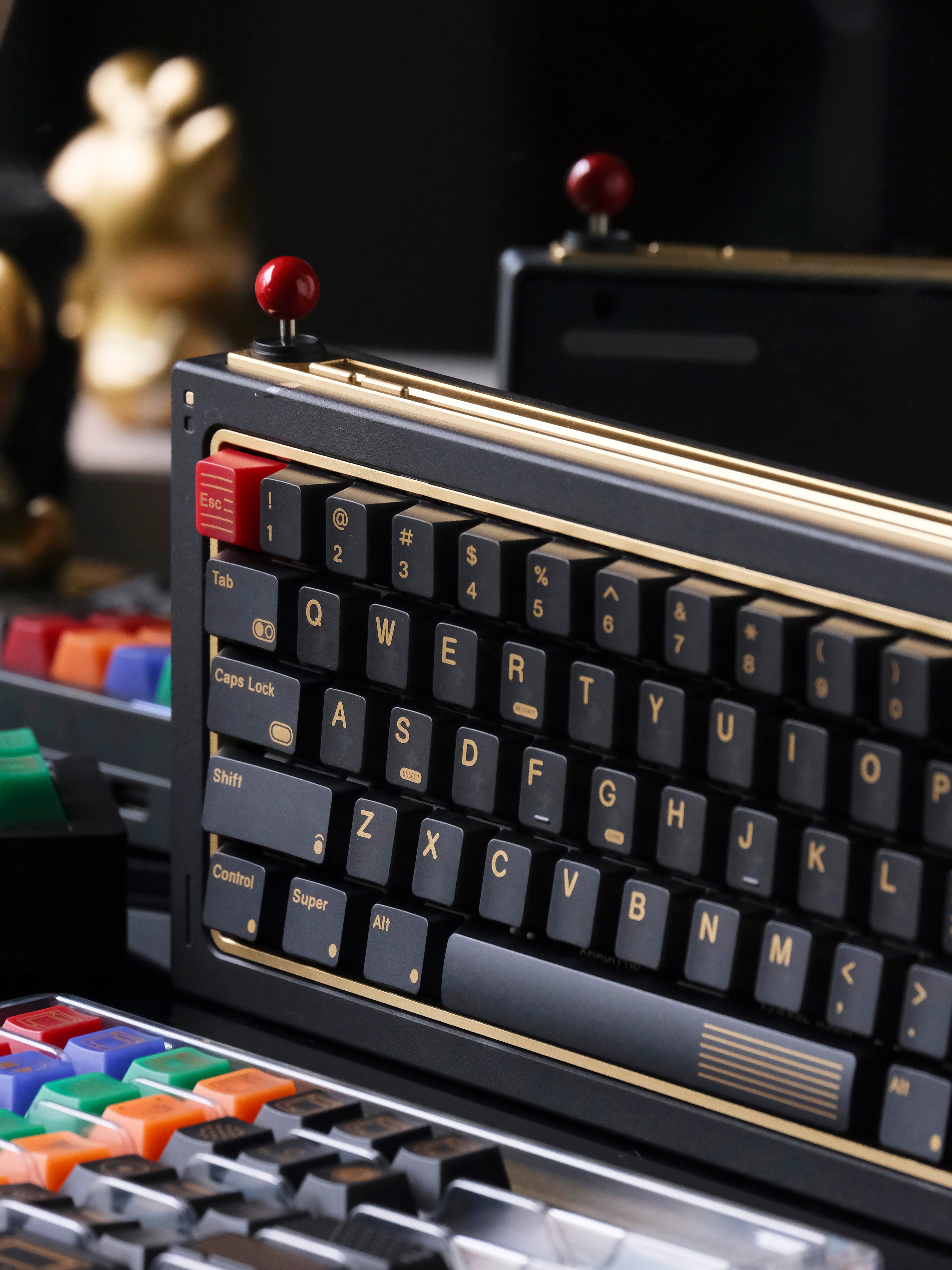 80Retros Game 1989 Keycaps Black and Gold – Cherry Profile