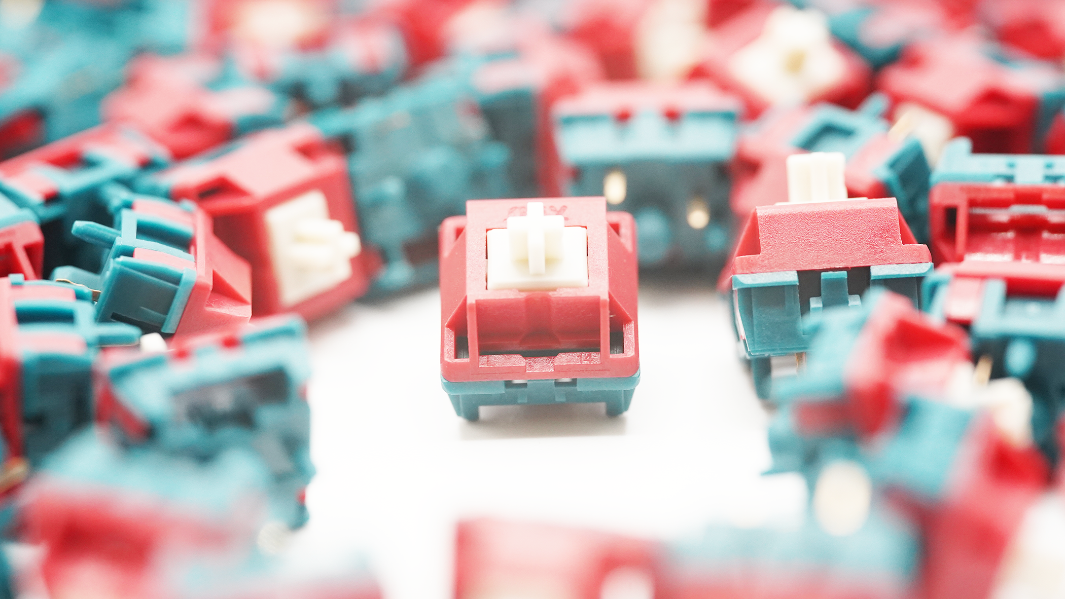 HMX x Siliworks Sonja Linear Switches