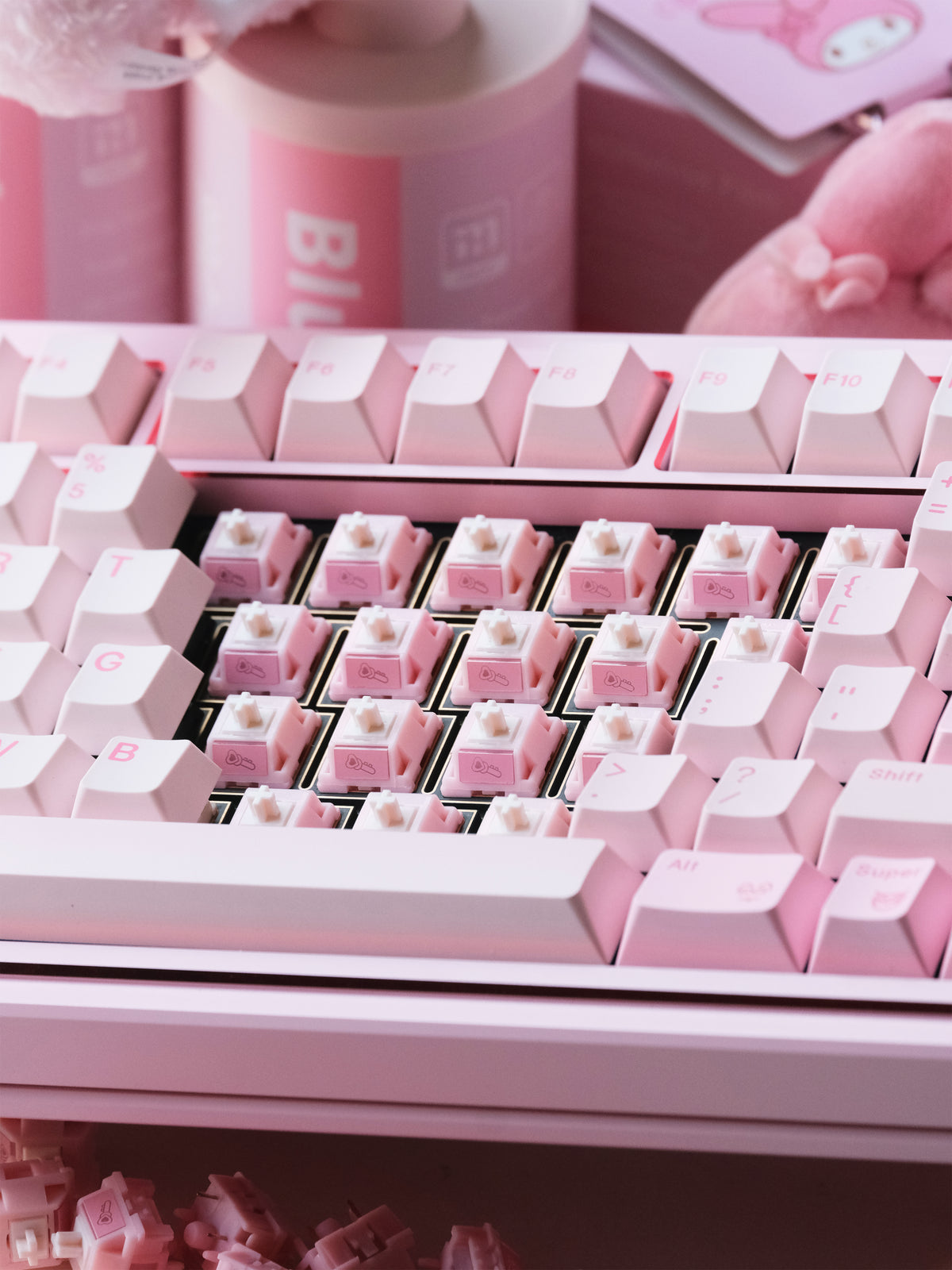 80Retros x HMX Blush Charm Linear Switches