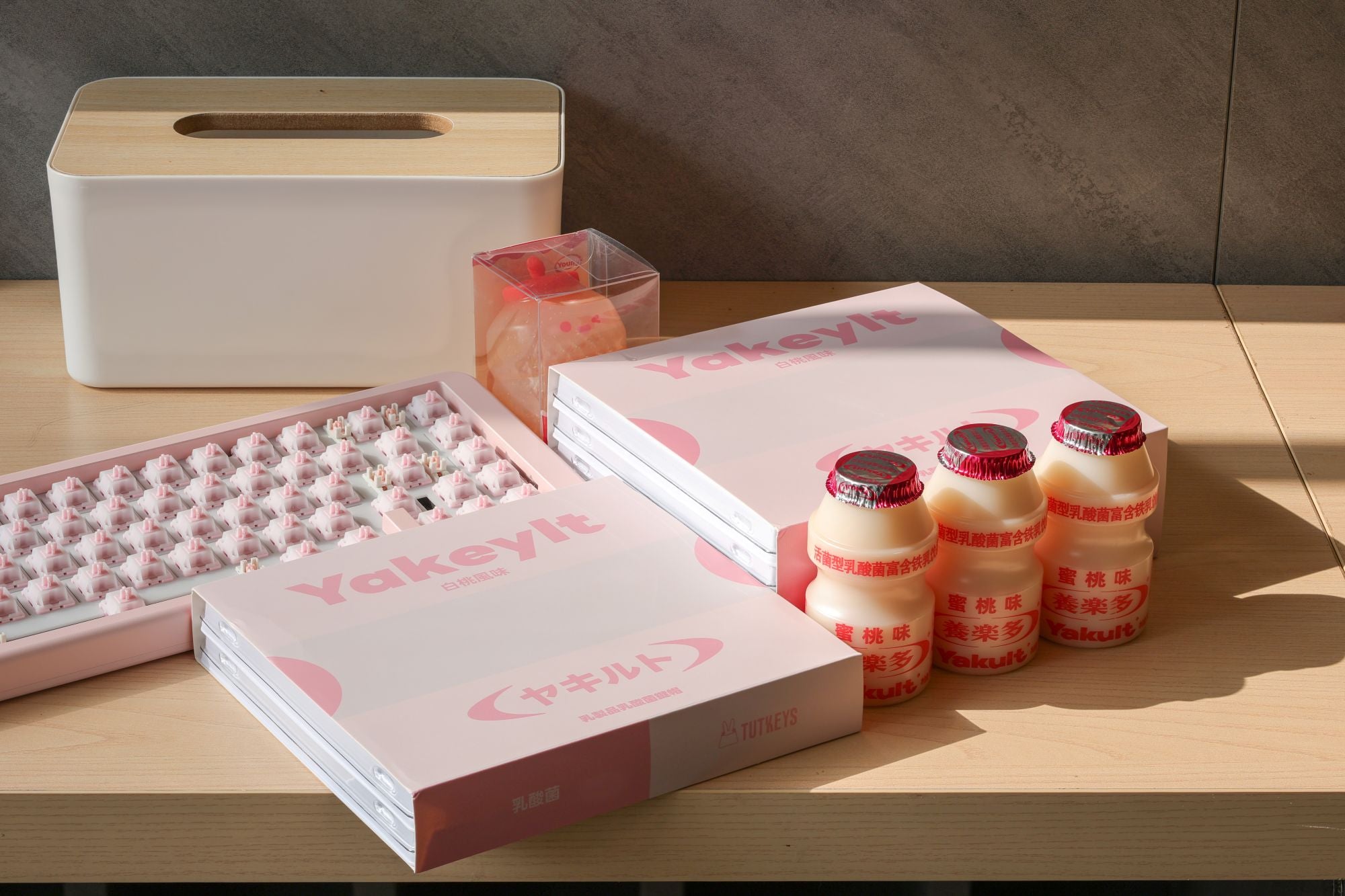 Tutkeys Yakeylt Peach Keycaps - PBT Dye-Sub Keycap Cherry Profile Keycap Set