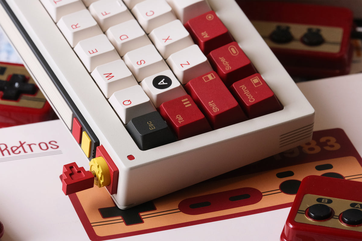 80Retros GB40 FC 1983 Mechanical Keyboard