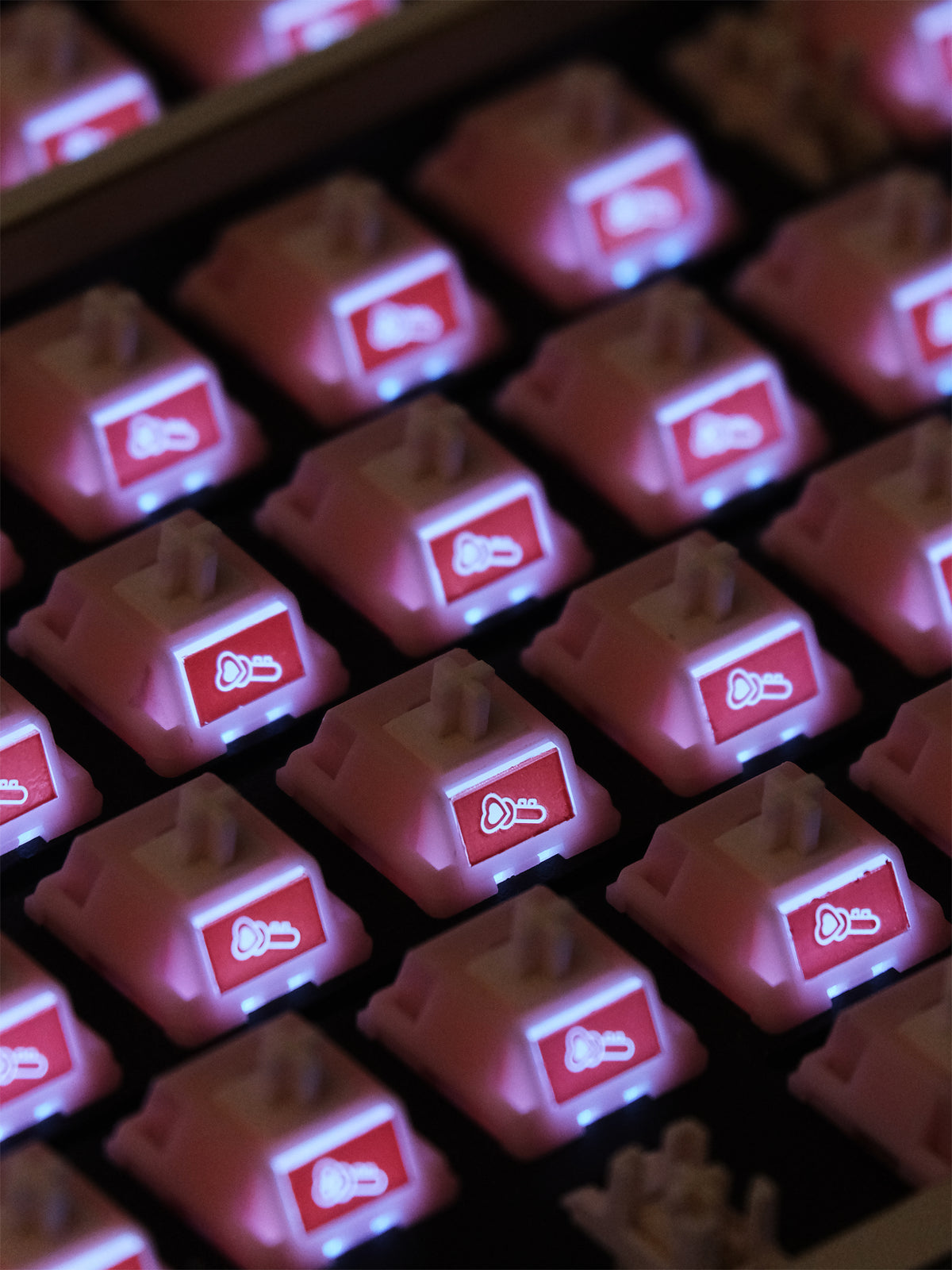 80Retros x HMX Blush Charm Linear Switches