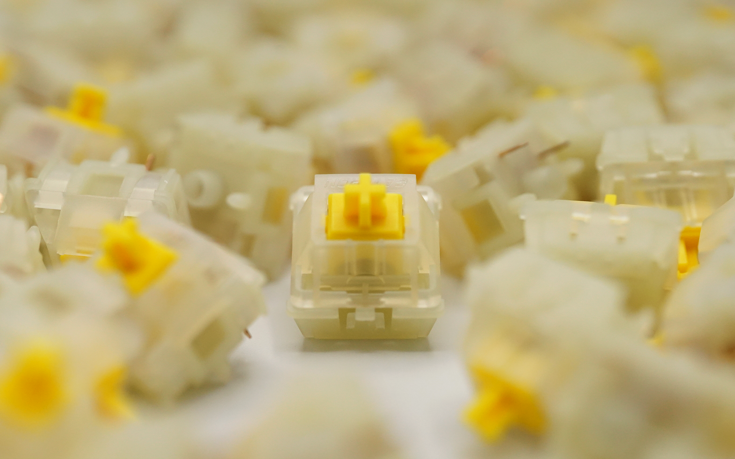 Gateron Cap V2 Milky Yellow Linear Switches