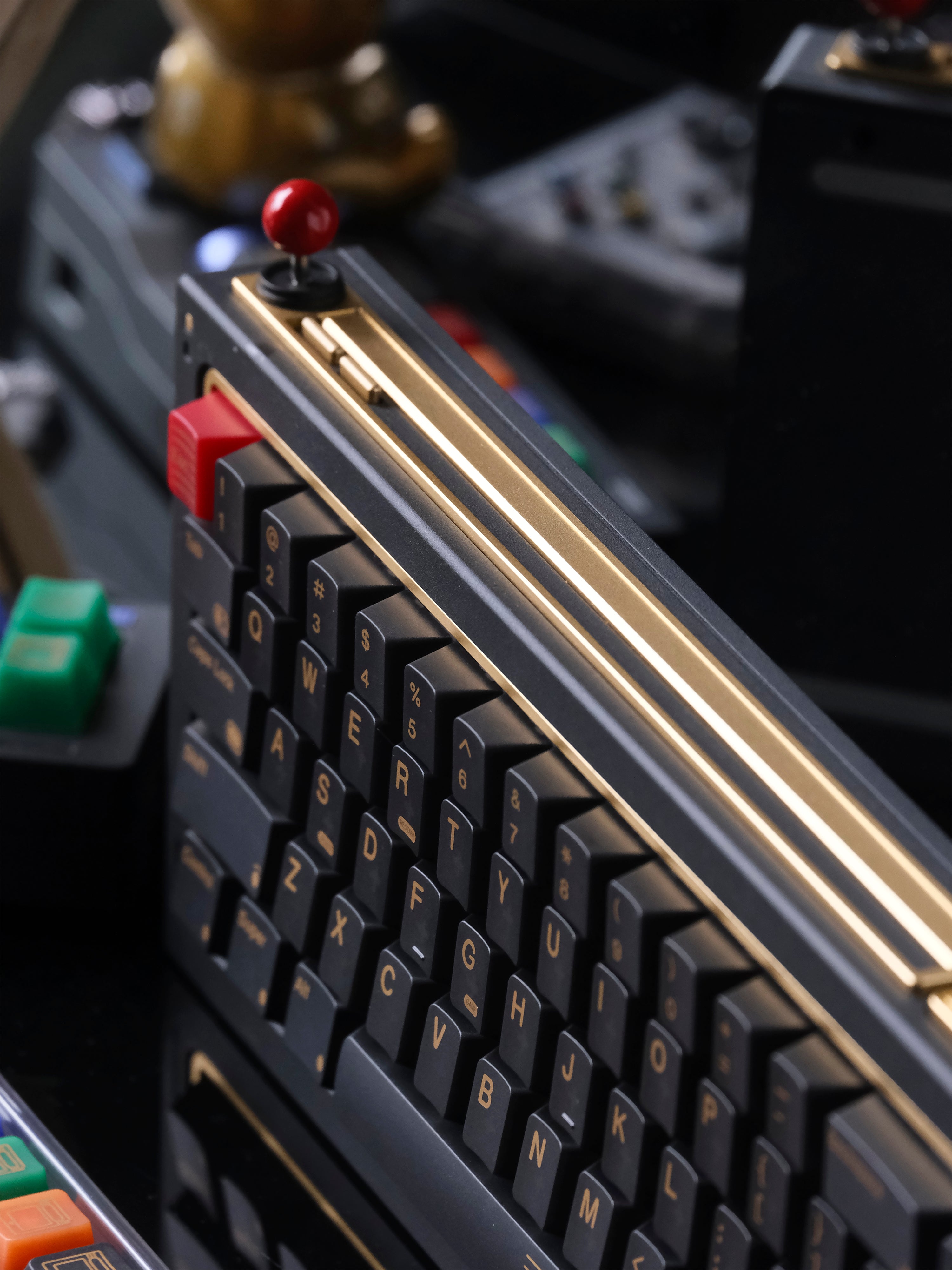 80Retros Game 1989 Keycaps Black and Gold – Cherry Profile