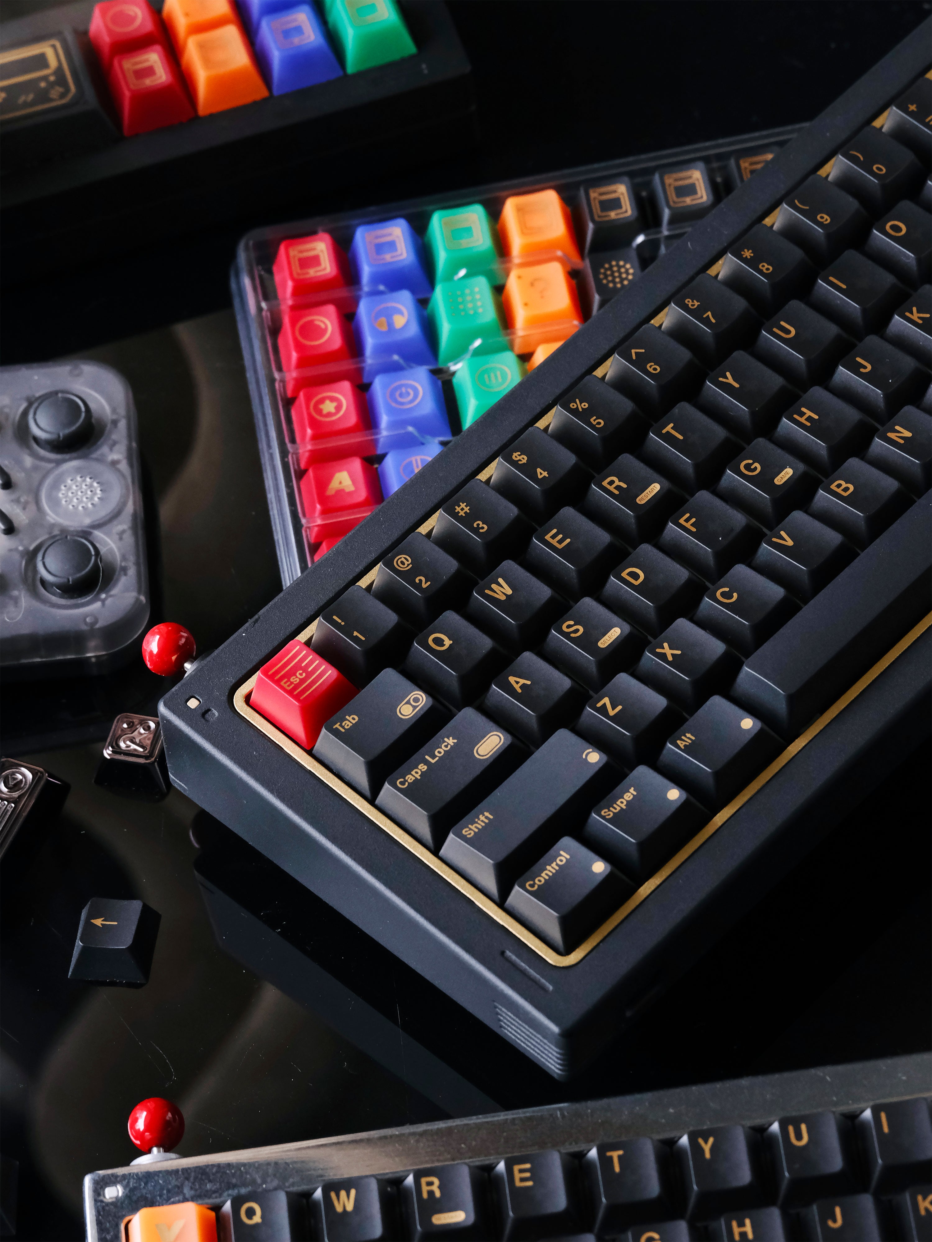 80Retros Game 1989 Keycaps Black and Gold – Cherry Profile