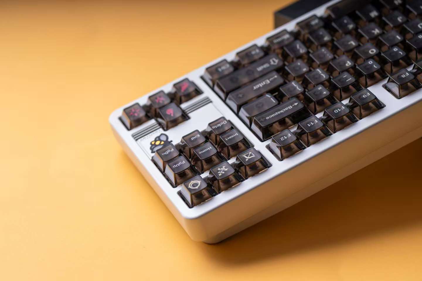 MZ Y3 Frosted Glow Keycaps 