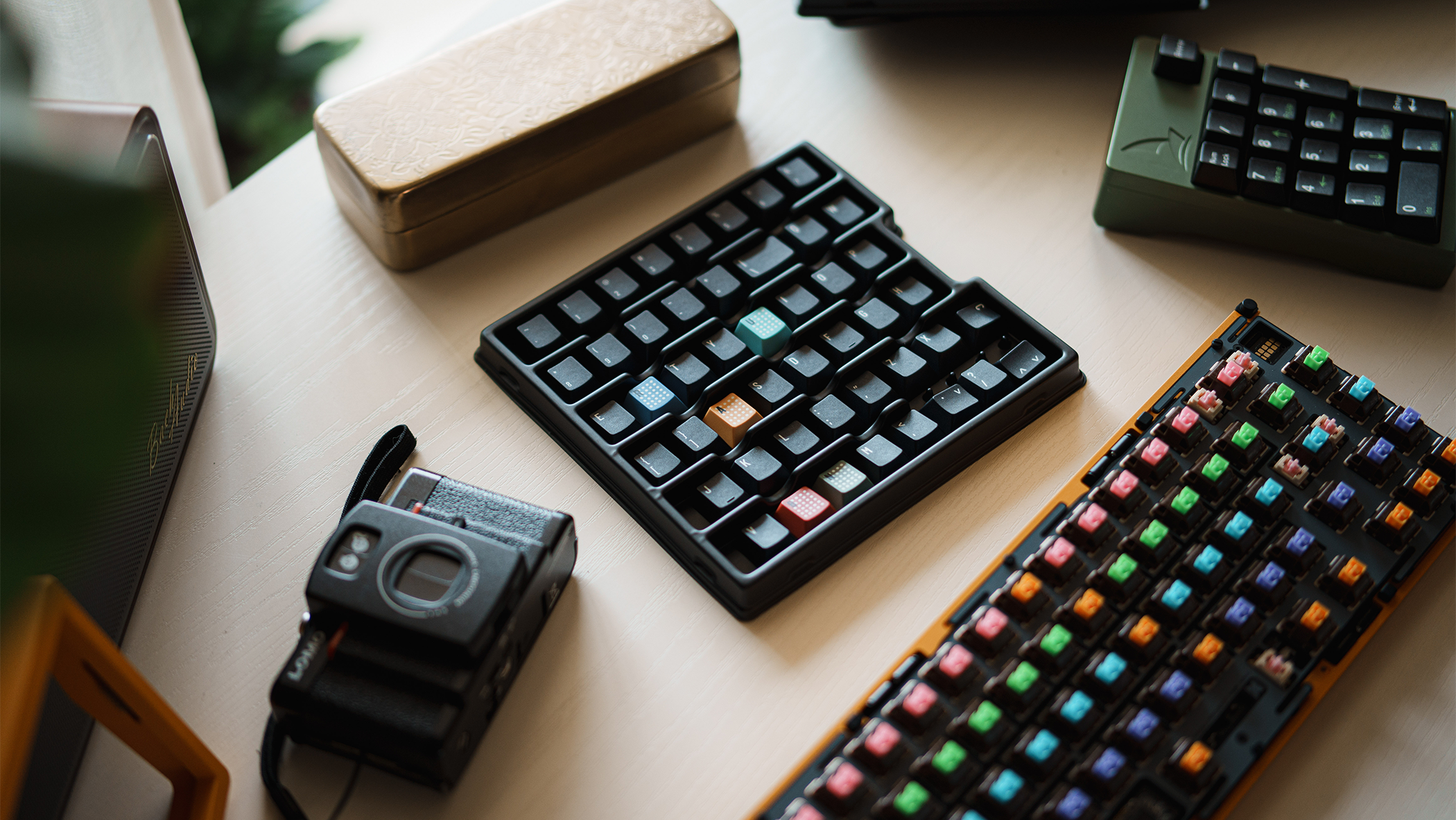 Tutkeys AG1921 DARK Braun Keycap Set