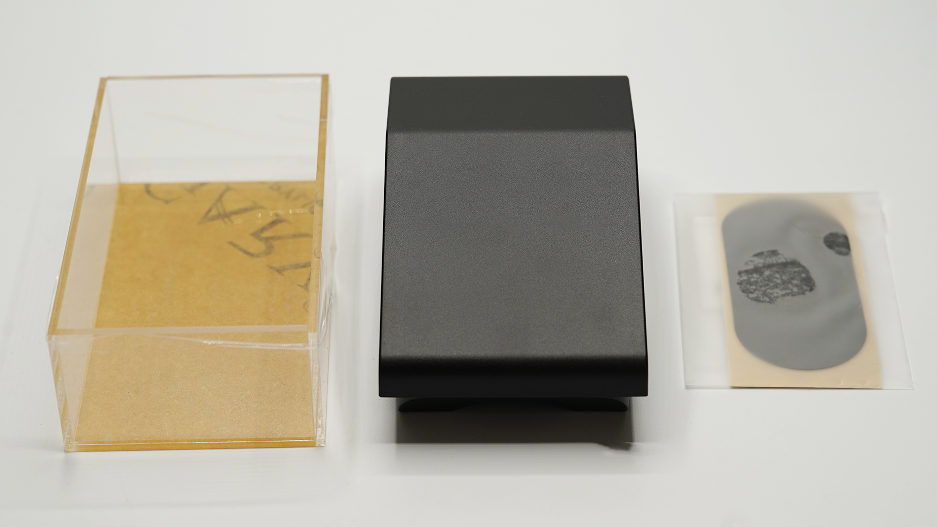Lume Acrylic Mouse Display Case
