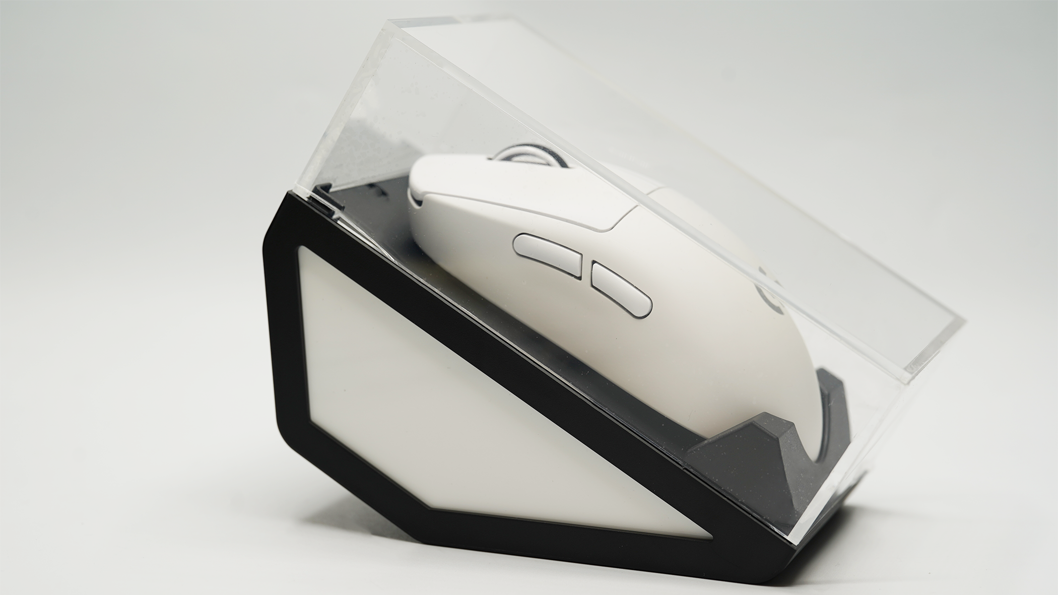 Lume Acrylic Mouse Display Case