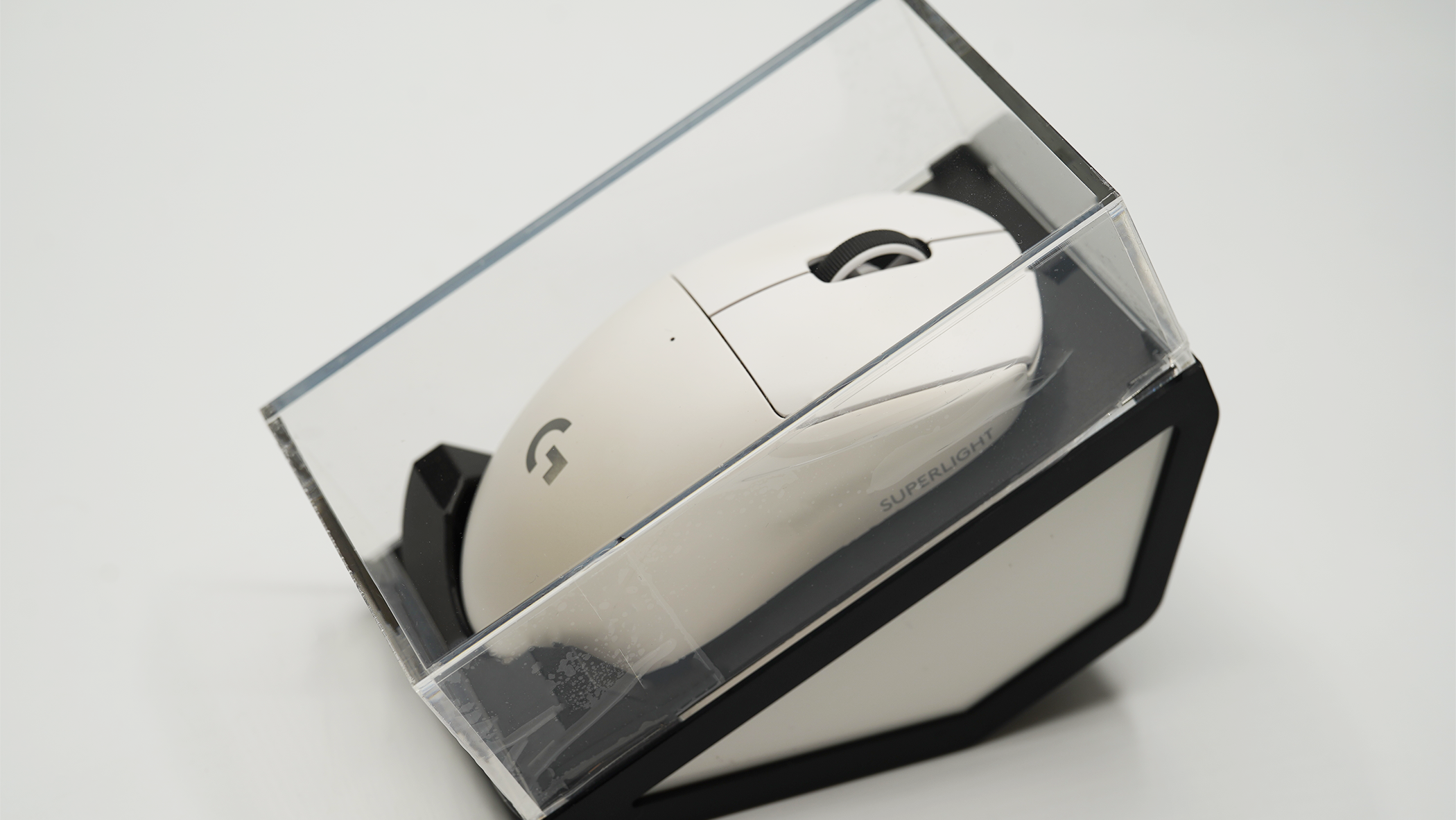 Lume Acrylic Mouse Display Case